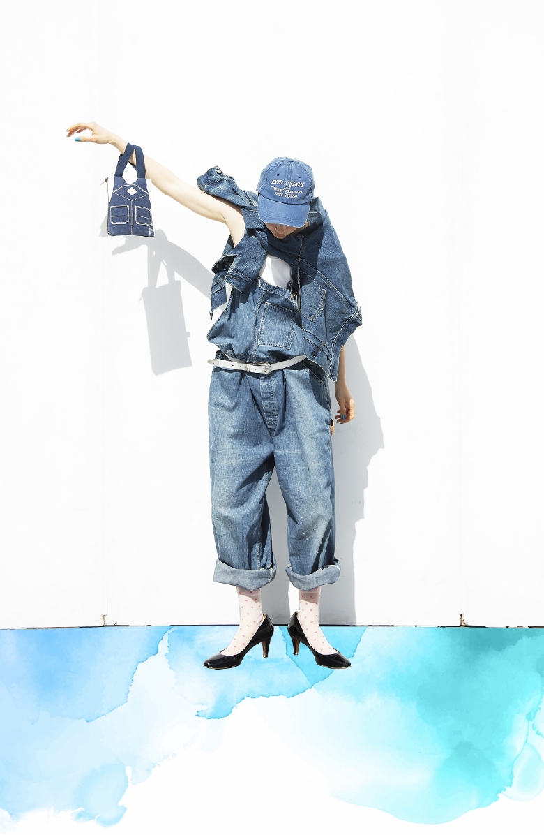 モデル女性と商品の画像 スライド2枚目