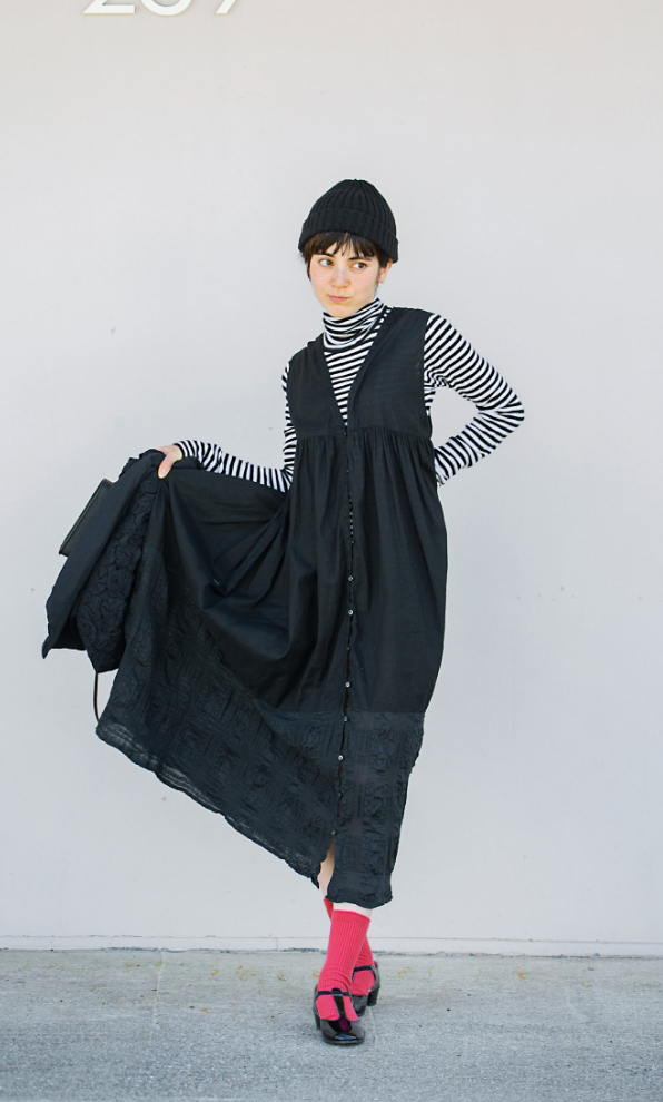 モデル女性と商品の画像 スライド6枚目